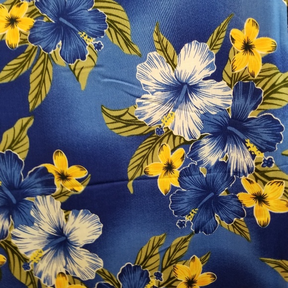 SARONGS - Picture 2 of 8